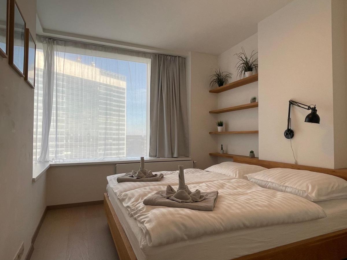 Sag 19Th Floor Panorama City Apartment 2 Rooms Free Parking Free Wifi Pressburg Exterior foto