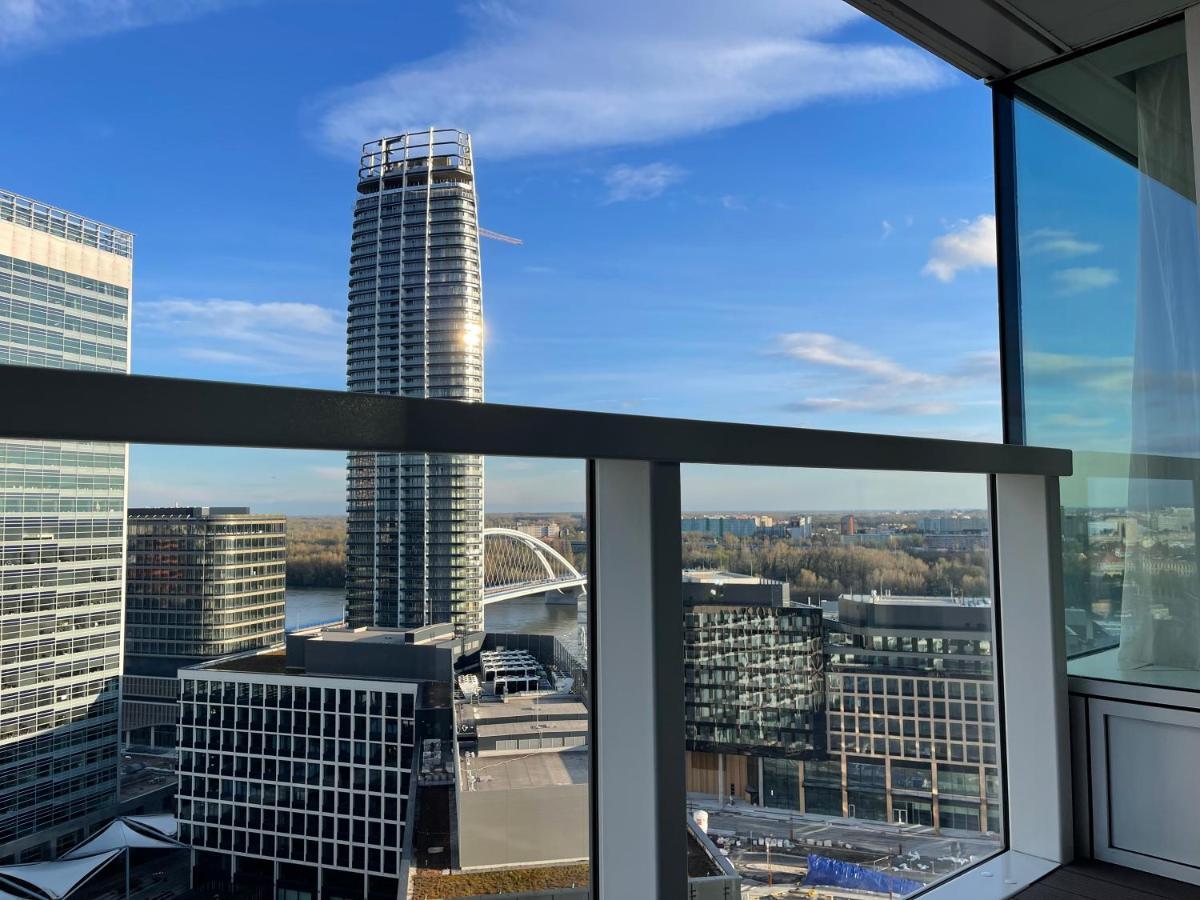 Sag 19Th Floor Panorama City Apartment 2 Rooms Free Parking Free Wifi Pressburg Exterior foto