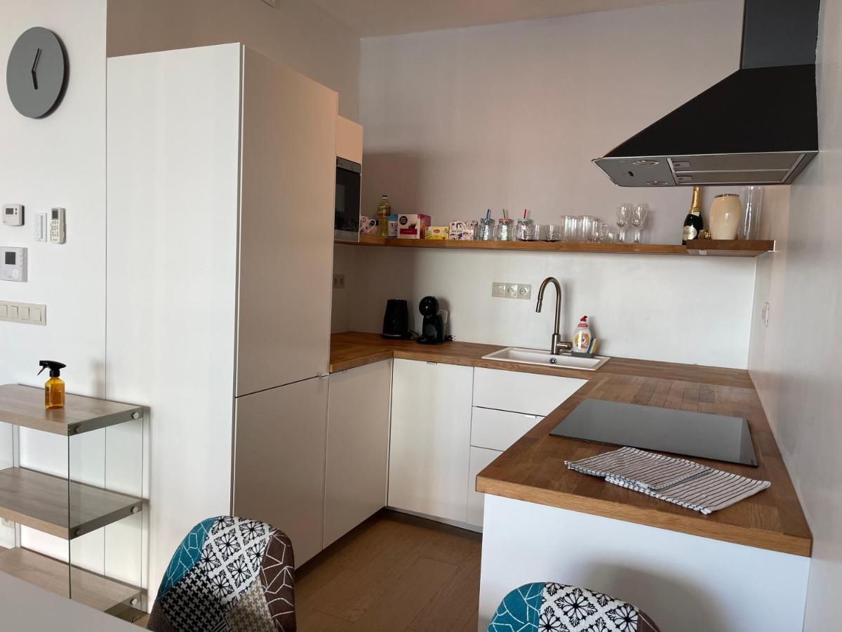 Sag 19Th Floor Panorama City Apartment 2 Rooms Free Parking Free Wifi Pressburg Exterior foto